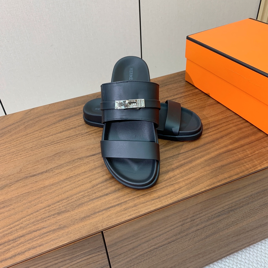 【Herm*s】高版本Kelly扣情侣款拖鞋。H家配货首选鞋履！是爱马仕经典款。每一季都会出很多颜色，绝