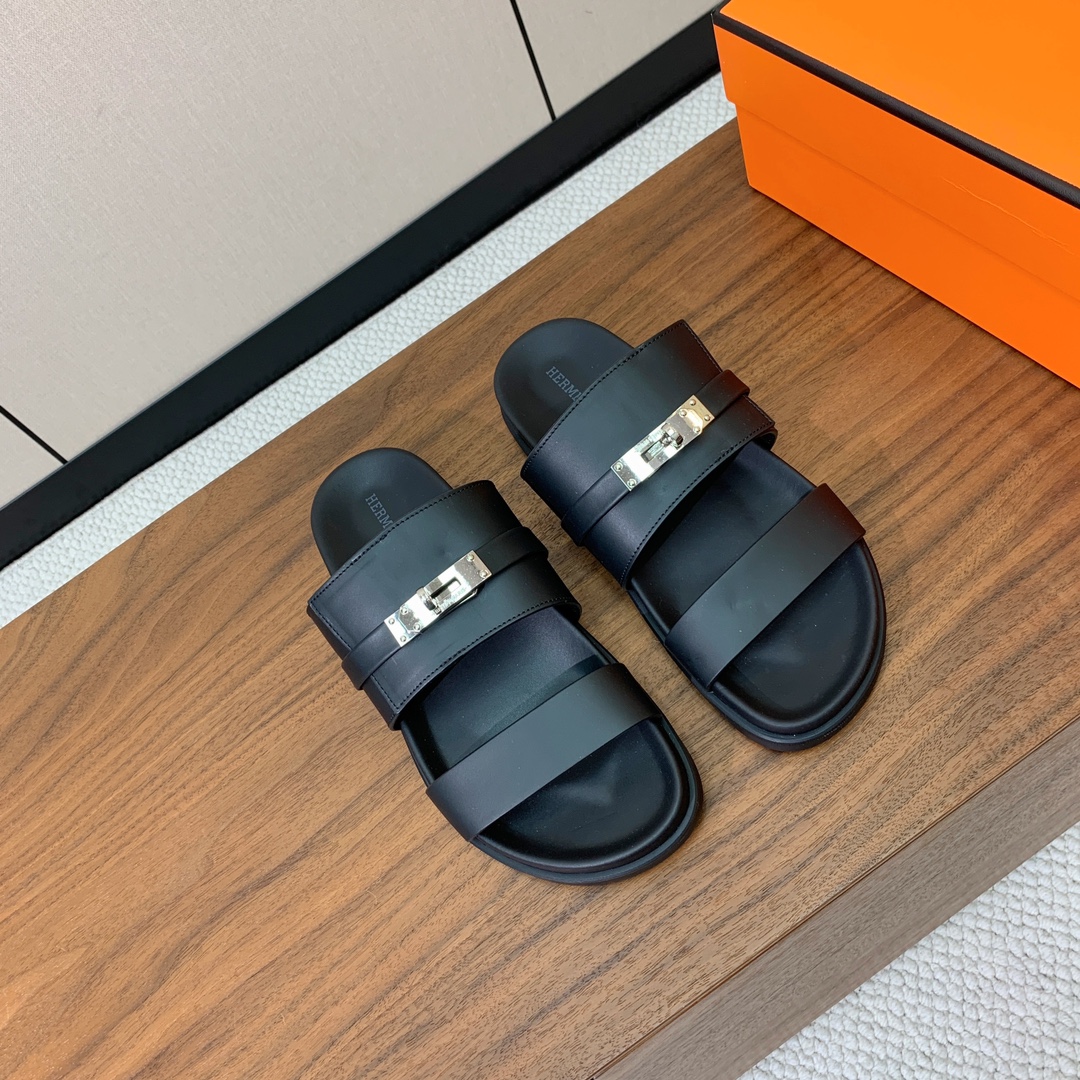 【Herm*s】高版本Kelly扣情侣款拖鞋。H家配货首选鞋履！是爱马仕经典款。每一季都会出很多颜色，绝
