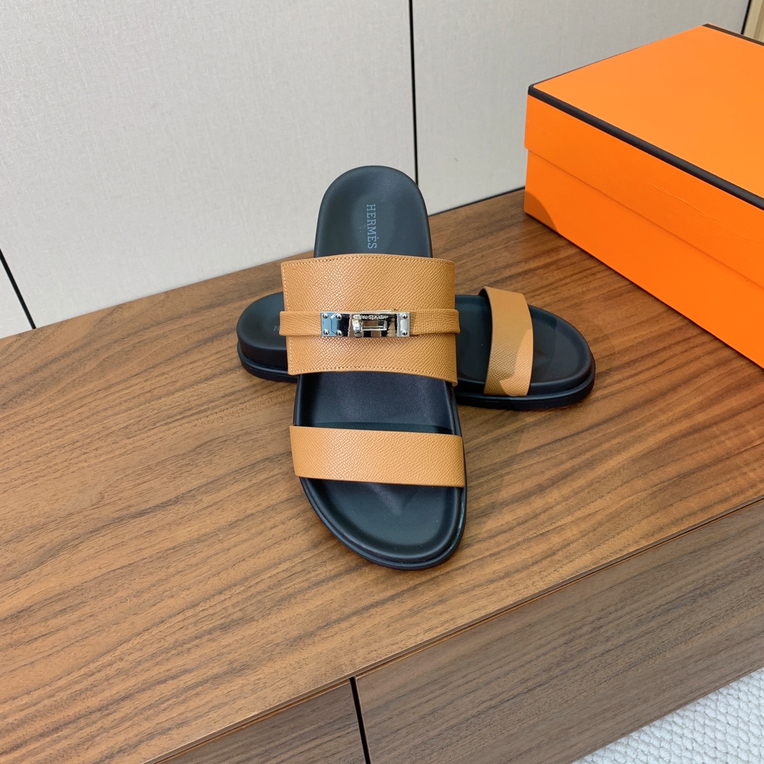 【Herm*s】高版本Kelly扣情侣款拖鞋。H家配货首选鞋履！是爱马仕经典款。每一季都会出很多颜色，绝