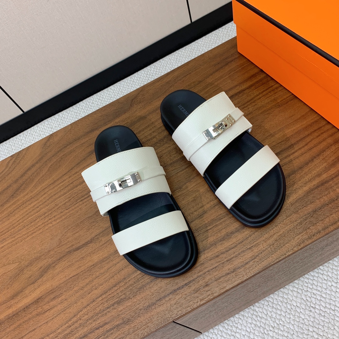 【Herm*s】高版本Kelly扣情侣款拖鞋。H家配货首选鞋履！是爱马仕经典款。每一季都会出很多颜色，绝