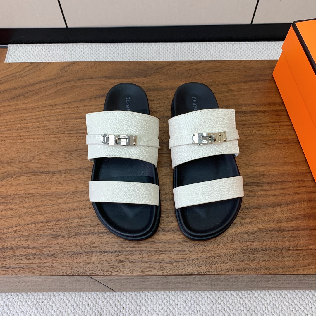 【Herm*s】高版本Kelly扣情侣款拖鞋。H家配货首选鞋履！是爱马仕经典款。每一季都会出很多颜色，绝