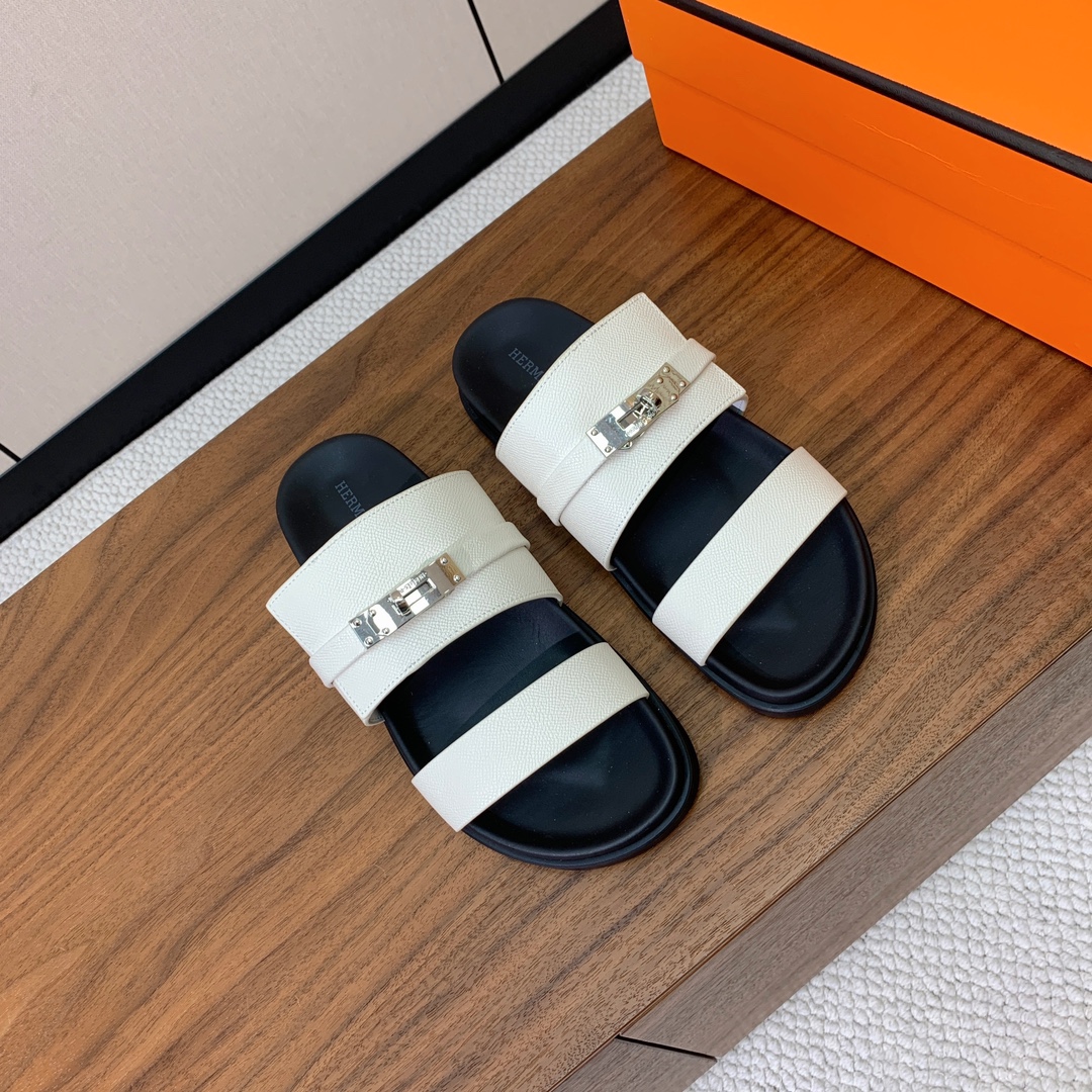 【Herm*s】高版本Kelly扣情侣款拖鞋。H家配货首选鞋履！是爱马仕经典款。每一季都会出很多颜色，绝