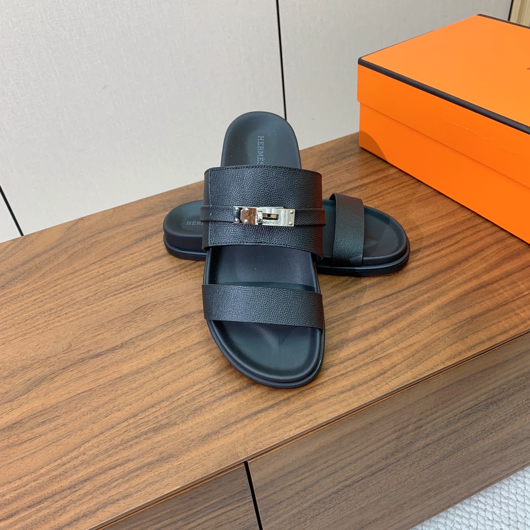 【Herm*s】高版本Kelly扣情侣款拖鞋。H家配货首选鞋履！是爱马仕经典款。每一季都会出很多颜色，绝