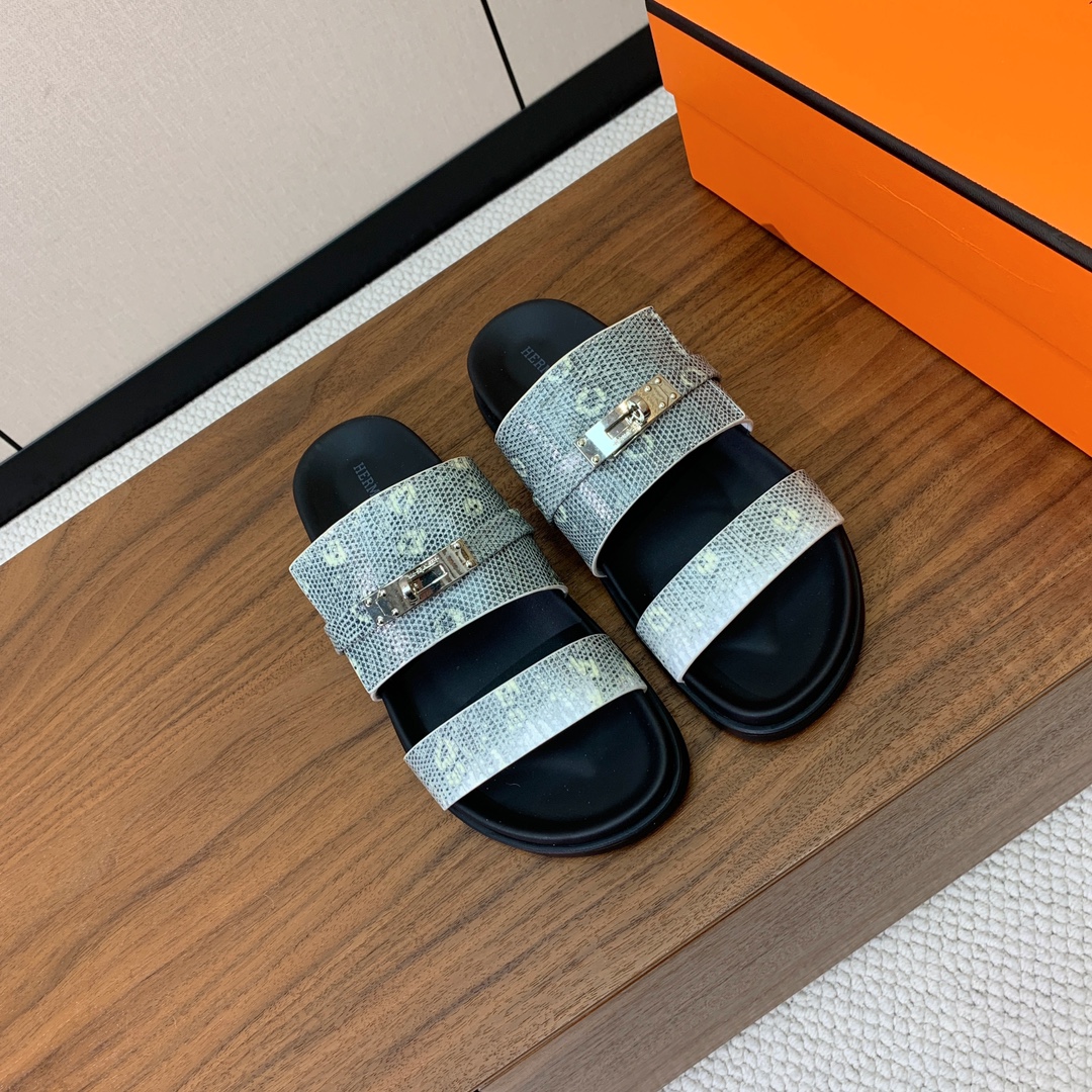 【Herm*s】高版本Kelly扣情侣款拖鞋。H家配货首选鞋履！是爱马仕经典款。每一季都会出很多颜色，绝