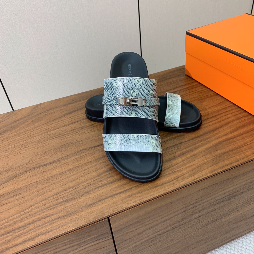 【Herm*s】高版本Kelly扣情侣款拖鞋。H家配货首选鞋履！是爱马仕经典款。每一季都会出很多颜色，绝