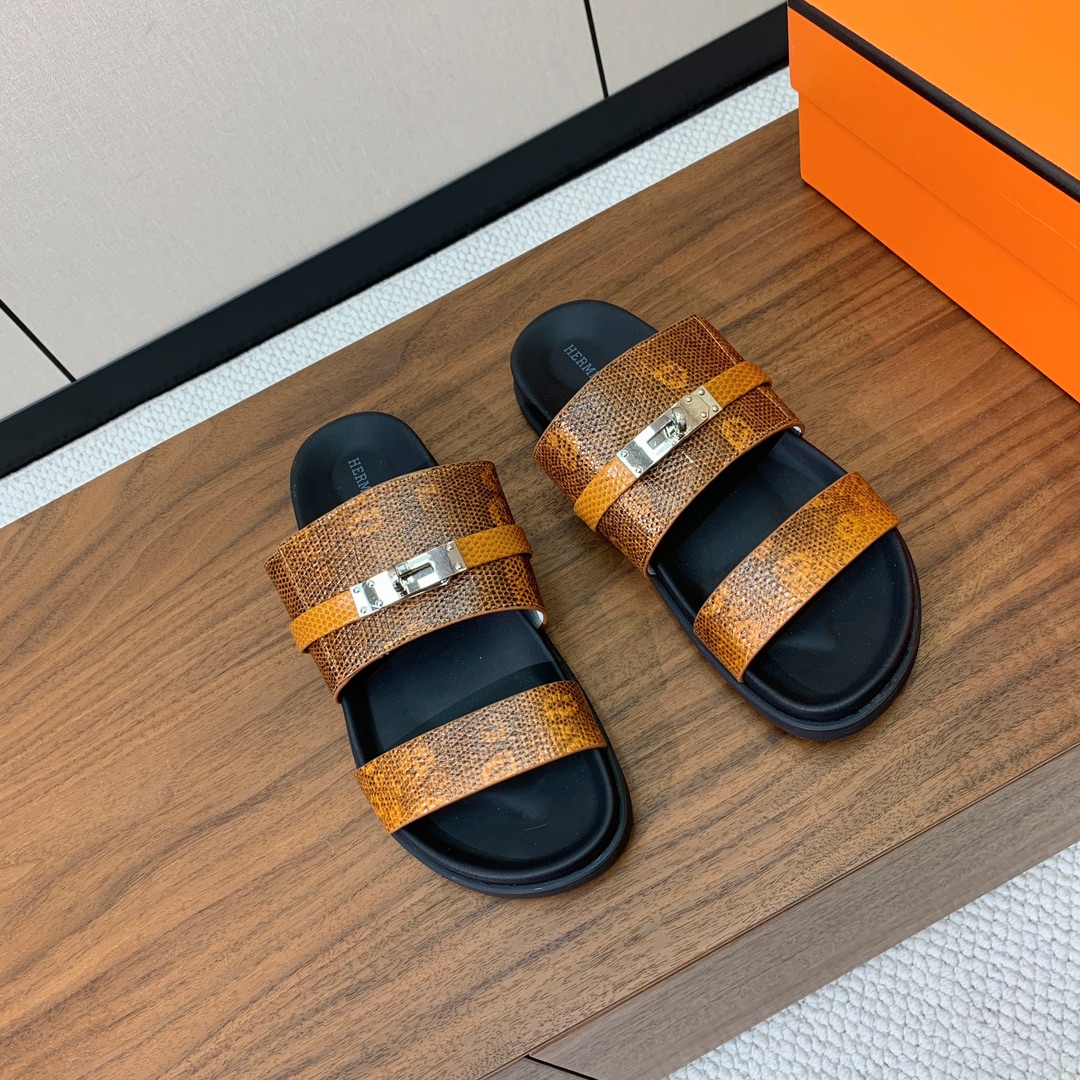【Herm*s】高版本Kelly扣情侣款拖鞋。H家配货首选鞋履！是爱马仕经典款。每一季都会出很多颜色，绝