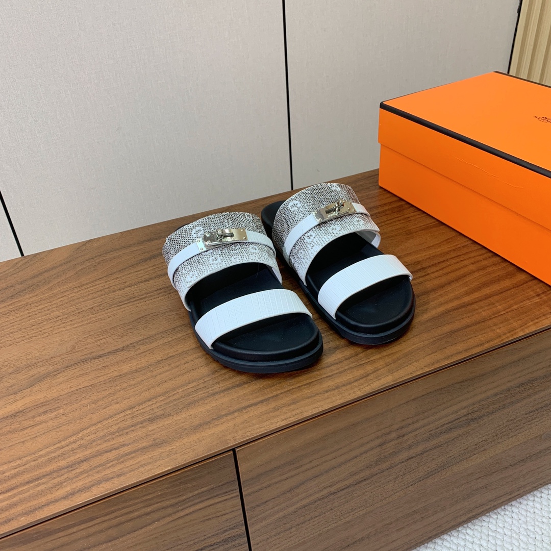 【Herm*s】高版本Kelly扣情侣款拖鞋。H家配货首选鞋履！是爱马仕经典款。每一季都会出很多颜色，绝