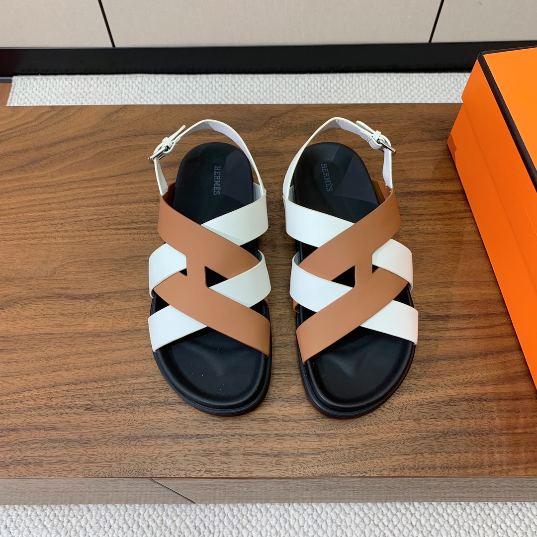 【Herm*s】高版本专柜大热情侣款。H家配货首选鞋履！是爱马仕经典款。每一季都会出很多颜色，绝对是最值