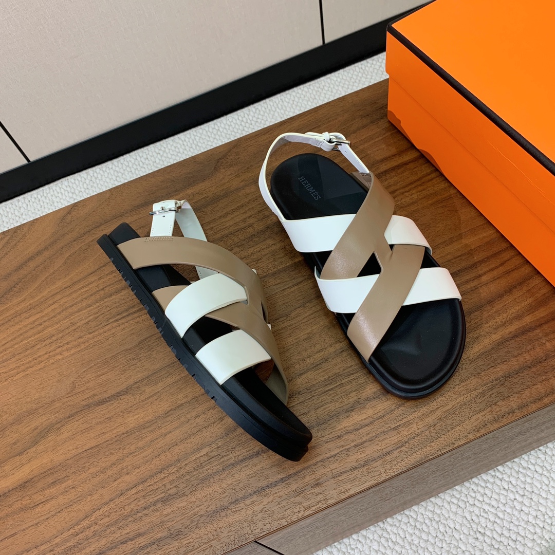 【Herm*s】高版本专柜大热情侣款。H家配货首选鞋履！是爱马仕经典款。每一季都会出很多颜色，绝对是最值
