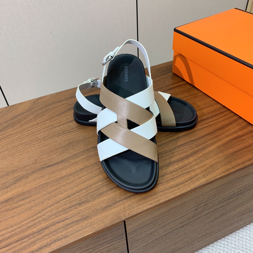 【Herm*s】高版本专柜大热情侣款。H家配货首选鞋履！是爱马仕经典款。每一季都会出很多颜色，绝对是最值