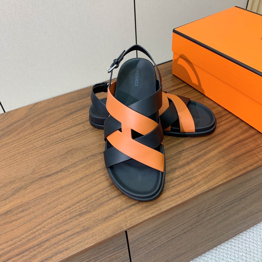 【Herm*s】高版本专柜大热情侣款。H家配货首选鞋履！是爱马仕经典款。每一季都会出很多颜色，绝对是最值