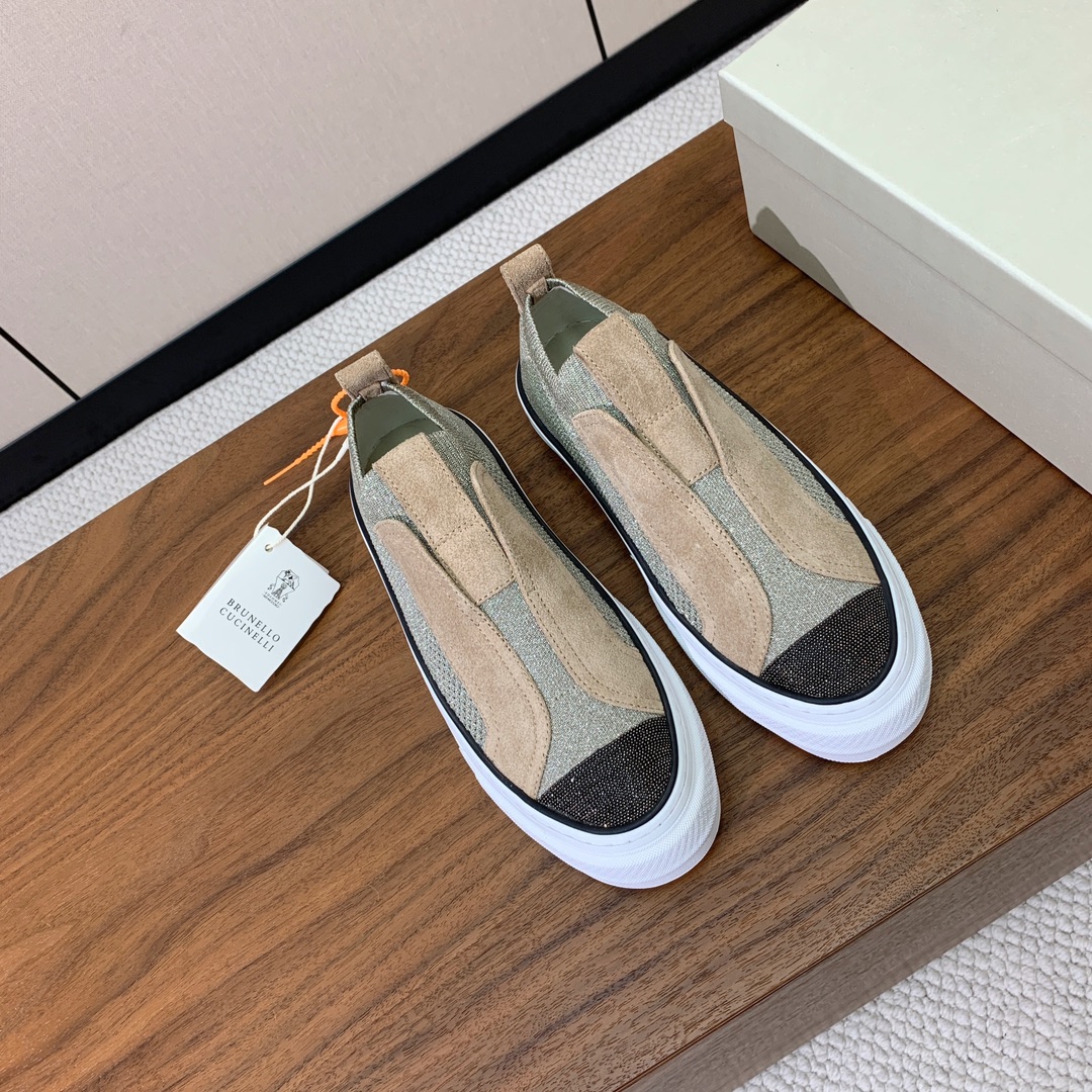 【BRUNELL* CUCINELL*】女款针织休闲鞋。材质：鞋面进口环保牛绒➕针织。内里垫脚是高密斜纹