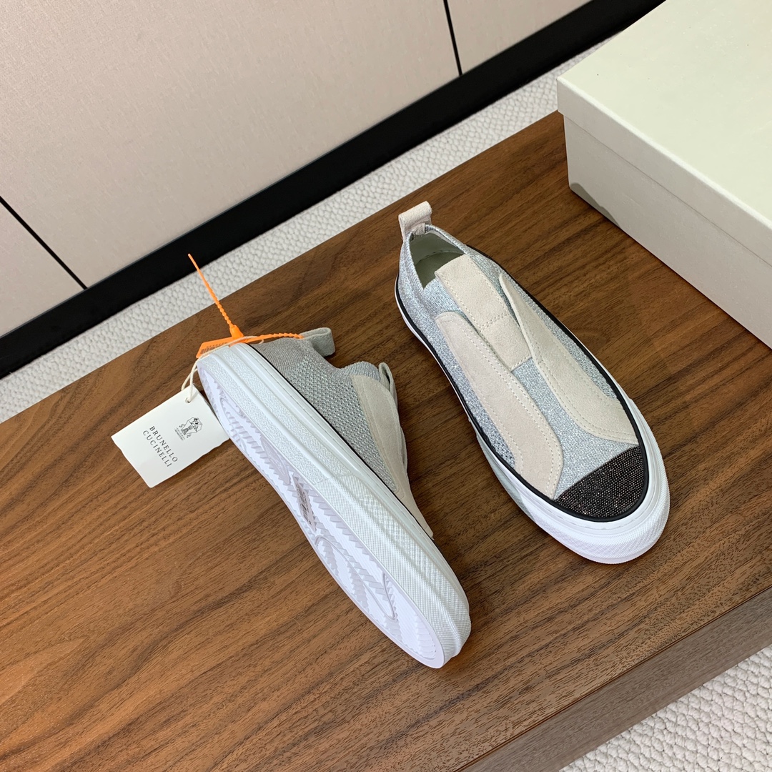 【BRUNELL* CUCINELL*】女款针织休闲鞋。材质：鞋面进口环保牛绒➕针织。内里垫脚是高密斜纹