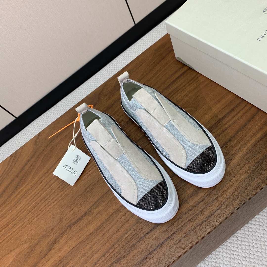 【BRUNELL* CUCINELL*】女款针织休闲鞋。材质：鞋面进口环保牛绒➕针织。内里垫脚是高密斜纹