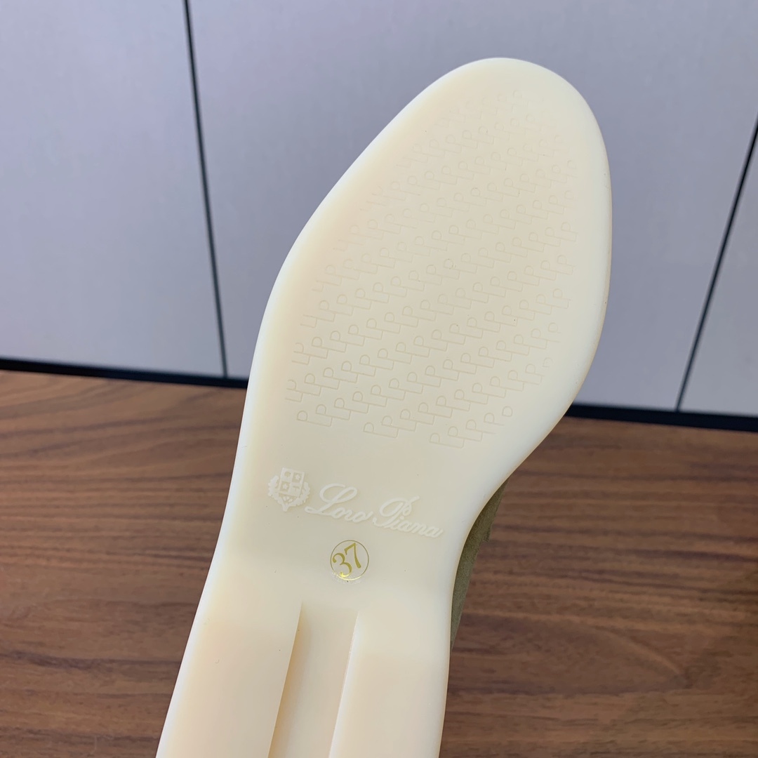 【Loro Piana】锁边款乐福鞋。意大利顶级羊绒复古优雅低调奢华。时尚性与皮料实用性同样兼具依然全网