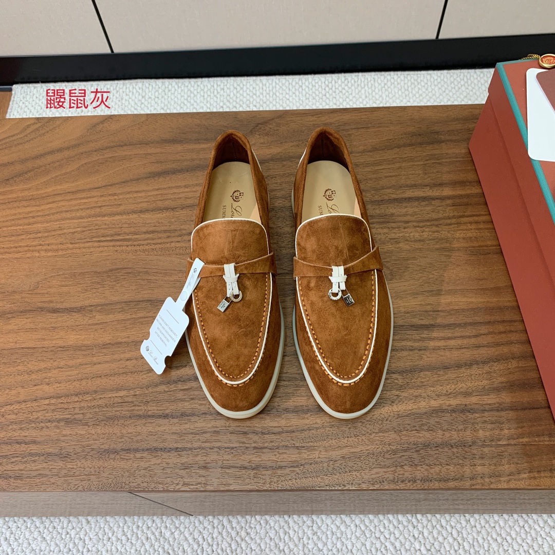 【Loro Piana】锁边款乐福鞋。意大利顶级羊绒复古优雅低调奢华。时尚性与皮料实用性同样兼具依然全网