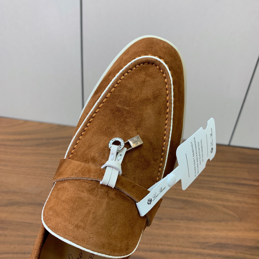 【Loro Piana】锁边款乐福鞋。意大利顶级羊绒复古优雅低调奢华。时尚性与皮料实用性同样兼具依然全网