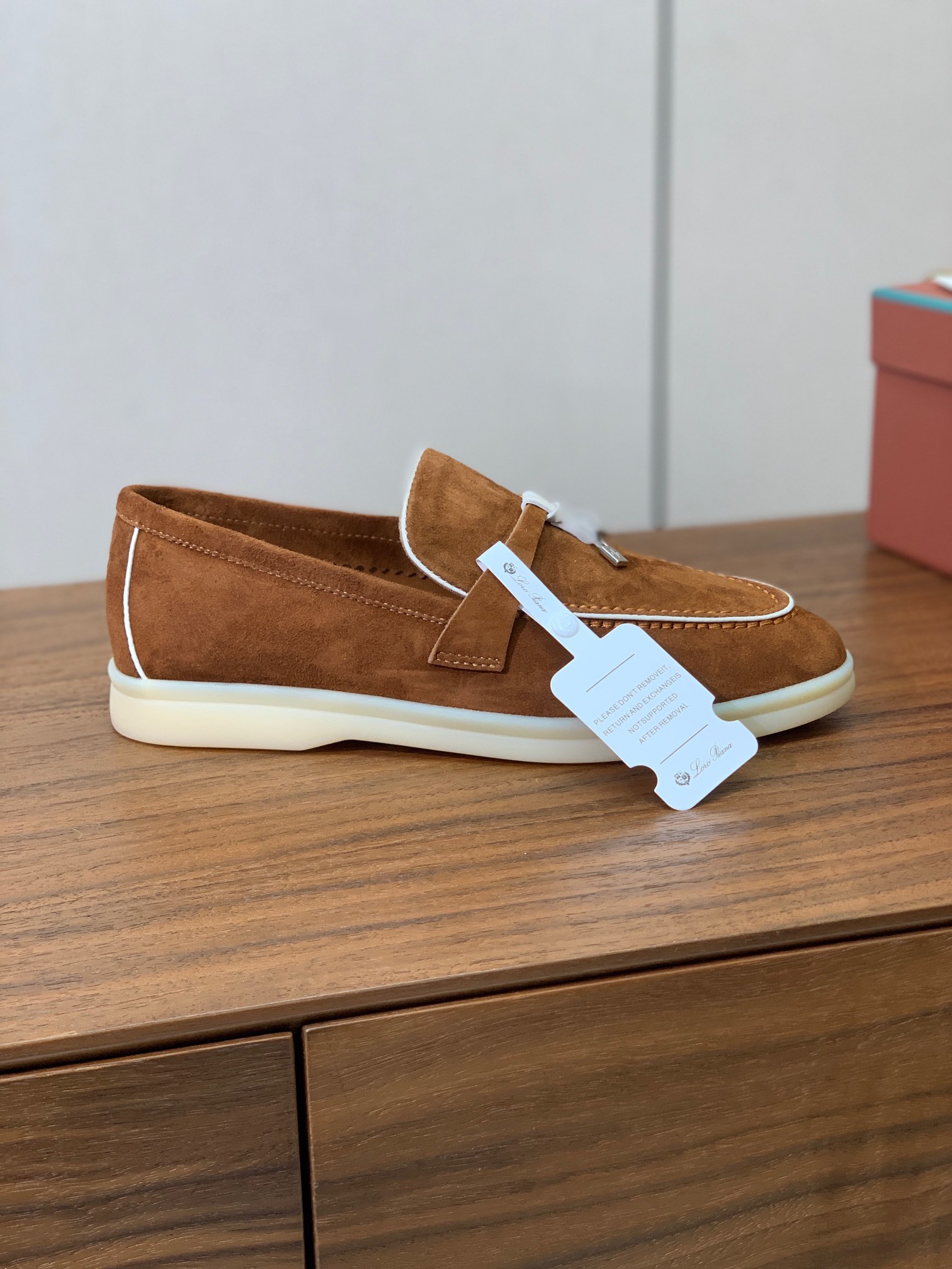 【Loro Piana】锁边款乐福鞋。意大利顶级羊绒复古优雅低调奢华。时尚性与皮料实用性同样兼具依然全网