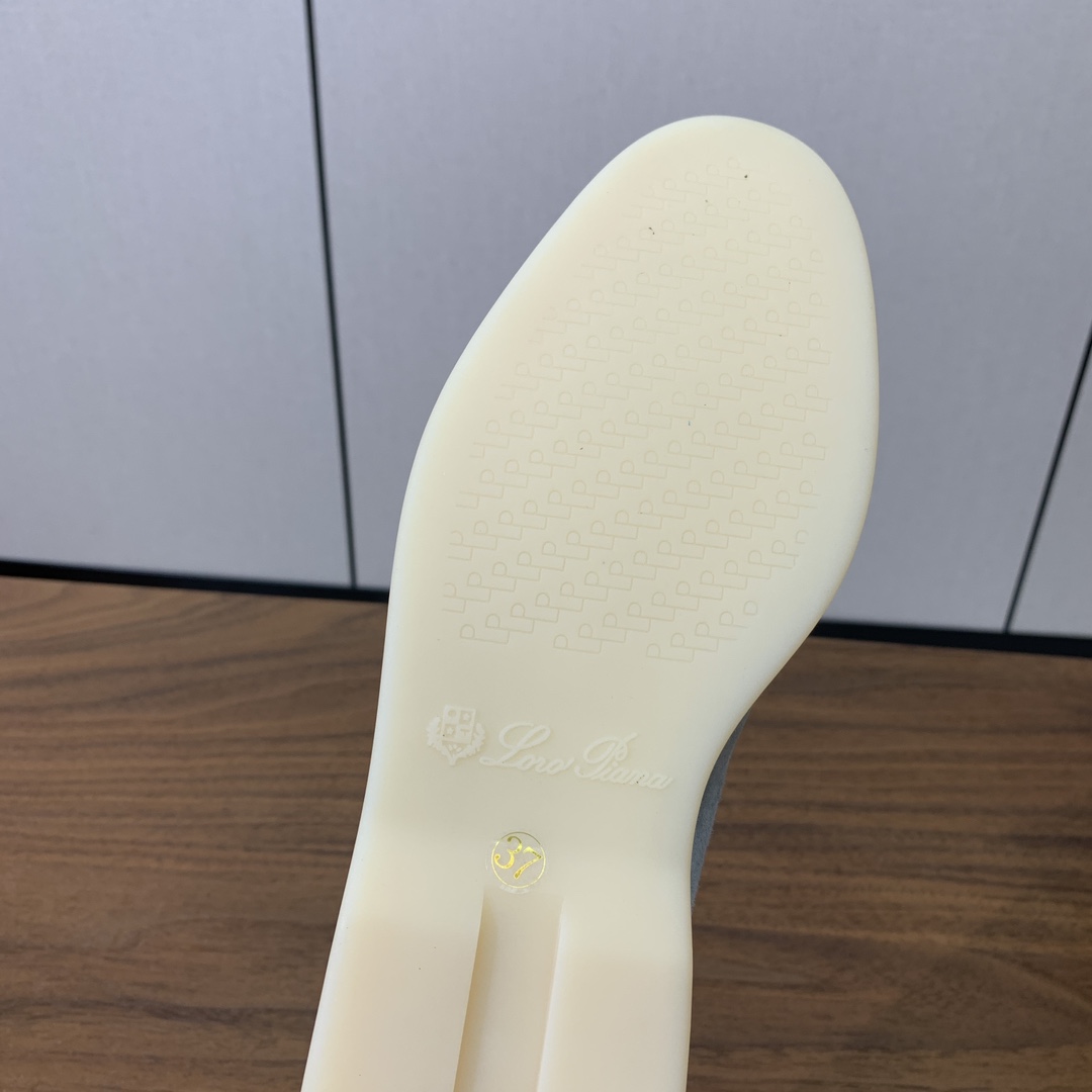 【Loro Piana】光面乐福鞋。意大利顶级羊绒复古优雅低调奢华。时尚性与皮料实用性同样兼具依然全网最
