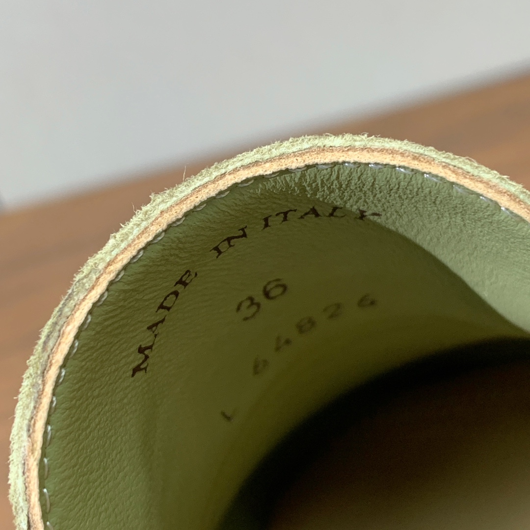 【Loro Piana】光面乐福鞋。意大利顶级羊绒复古优雅低调奢华。时尚性与皮料实用性同样兼具依然全网最