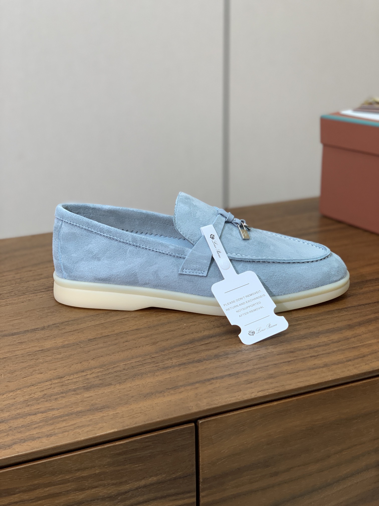 【Loro Piana】乐福鞋。意大利顶级羊绒复古优雅低调奢华。时尚性与皮料实用性同样兼具依然全网最高品
