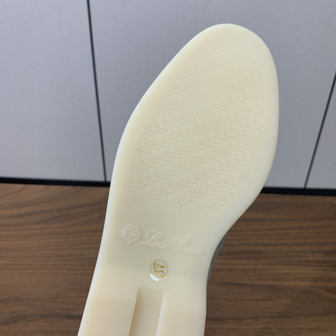 【Loro Piana】乐福鞋。意大利顶级羊绒复古优雅低调奢华。时尚性与皮料实用性同样兼具依然全网最高品