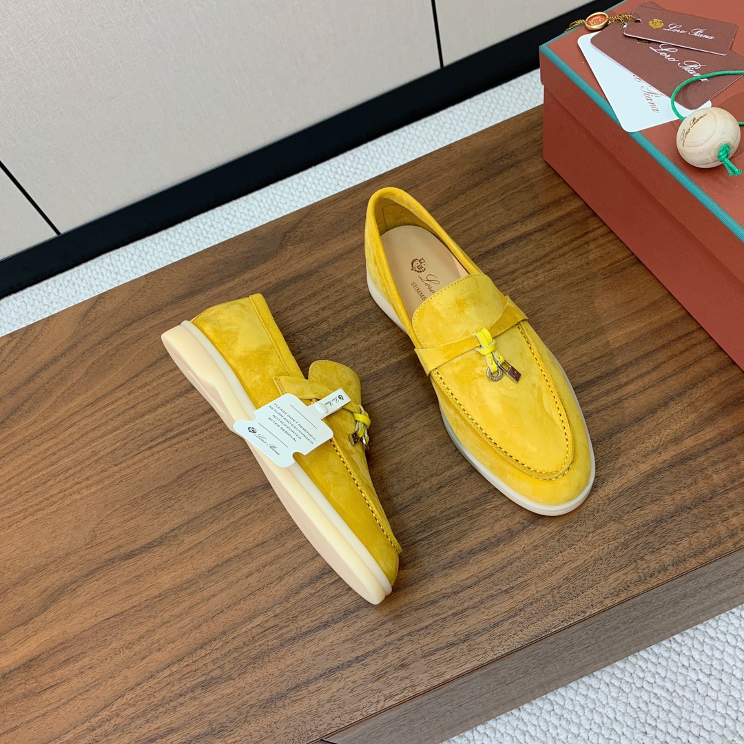 【Loro Piana】乐福鞋。意大利顶级羊绒复古优雅低调奢华。时尚性与皮料实用性同样兼具依然全网最高品