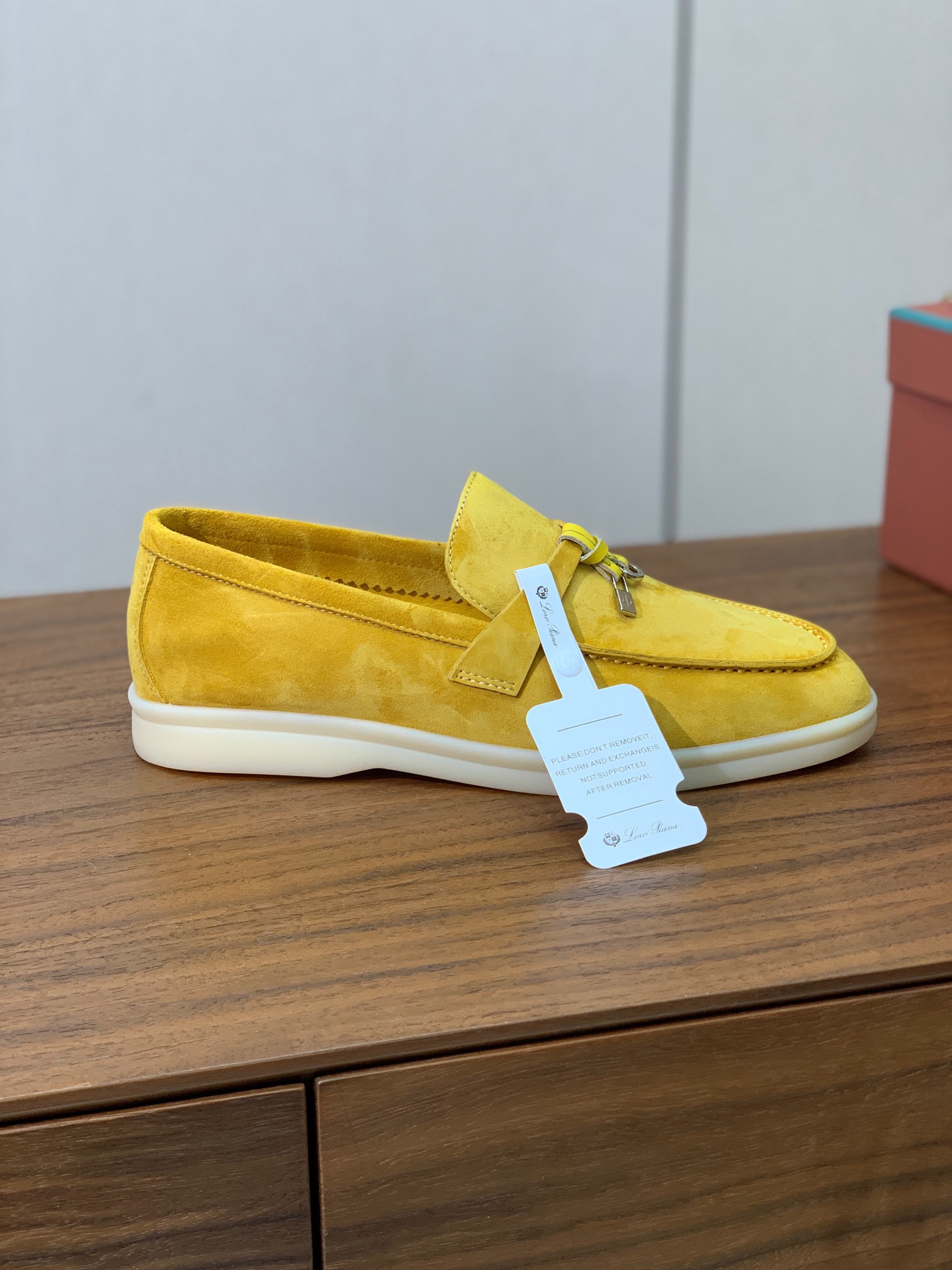 【Loro Piana】乐福鞋。意大利顶级羊绒复古优雅低调奢华。时尚性与皮料实用性同样兼具依然全网最高品