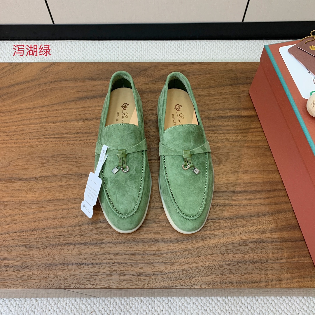 【Loro Piana】乐福鞋。意大利顶级羊绒复古优雅低调奢华。时尚性与皮料实用性同样兼具依然全网最高品