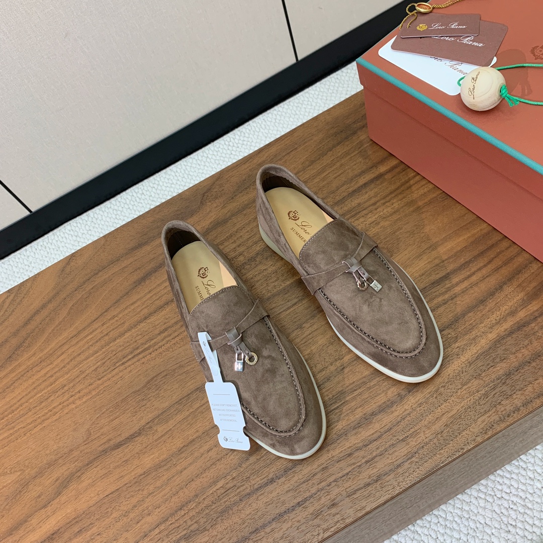 【Loro Piana】乐福鞋。意大利顶级羊绒复古优雅低调奢华。时尚性与皮料实用性同样兼具依然全网最高品