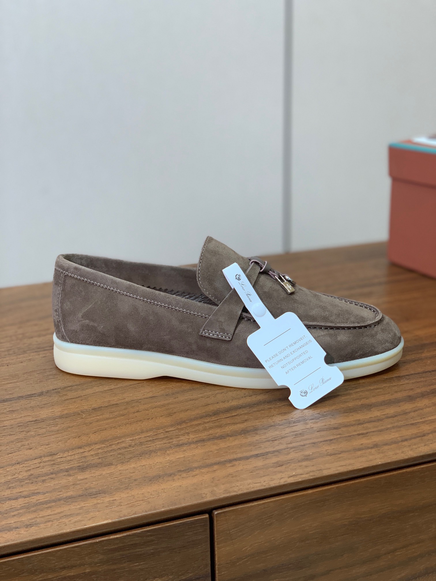 【Loro Piana】乐福鞋。意大利顶级羊绒复古优雅低调奢华。时尚性与皮料实用性同样兼具依然全网最高品