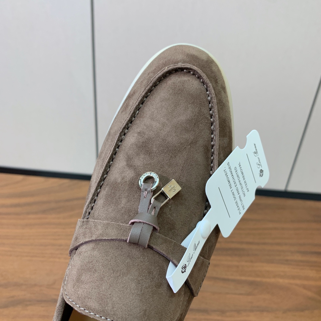 【Loro Piana】乐福鞋。意大利顶级羊绒复古优雅低调奢华。时尚性与皮料实用性同样兼具依然全网最高品
