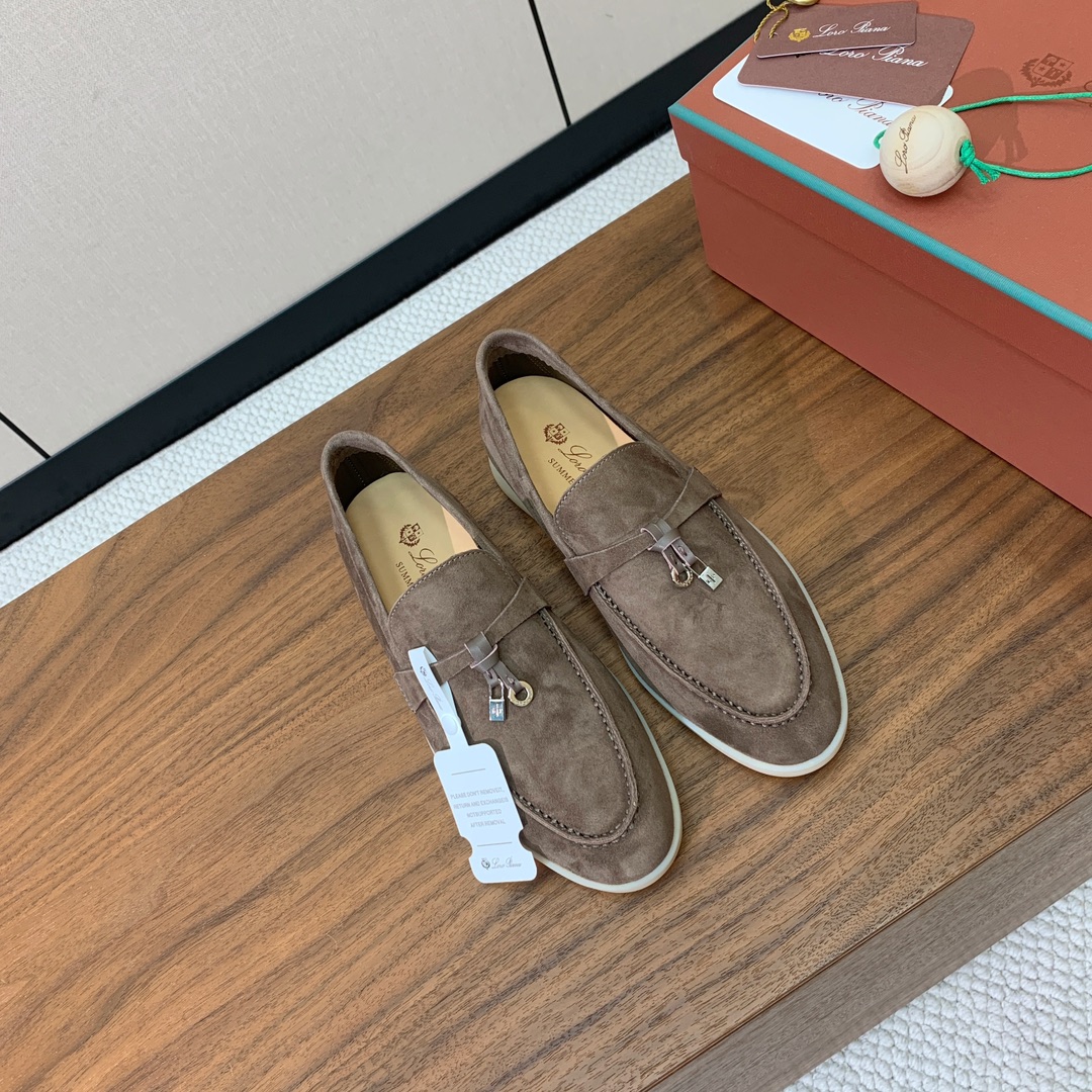 【Loro Piana】乐福鞋。意大利顶级羊绒复古优雅低调奢华。时尚性与皮料实用性同样兼具依然全网最高品