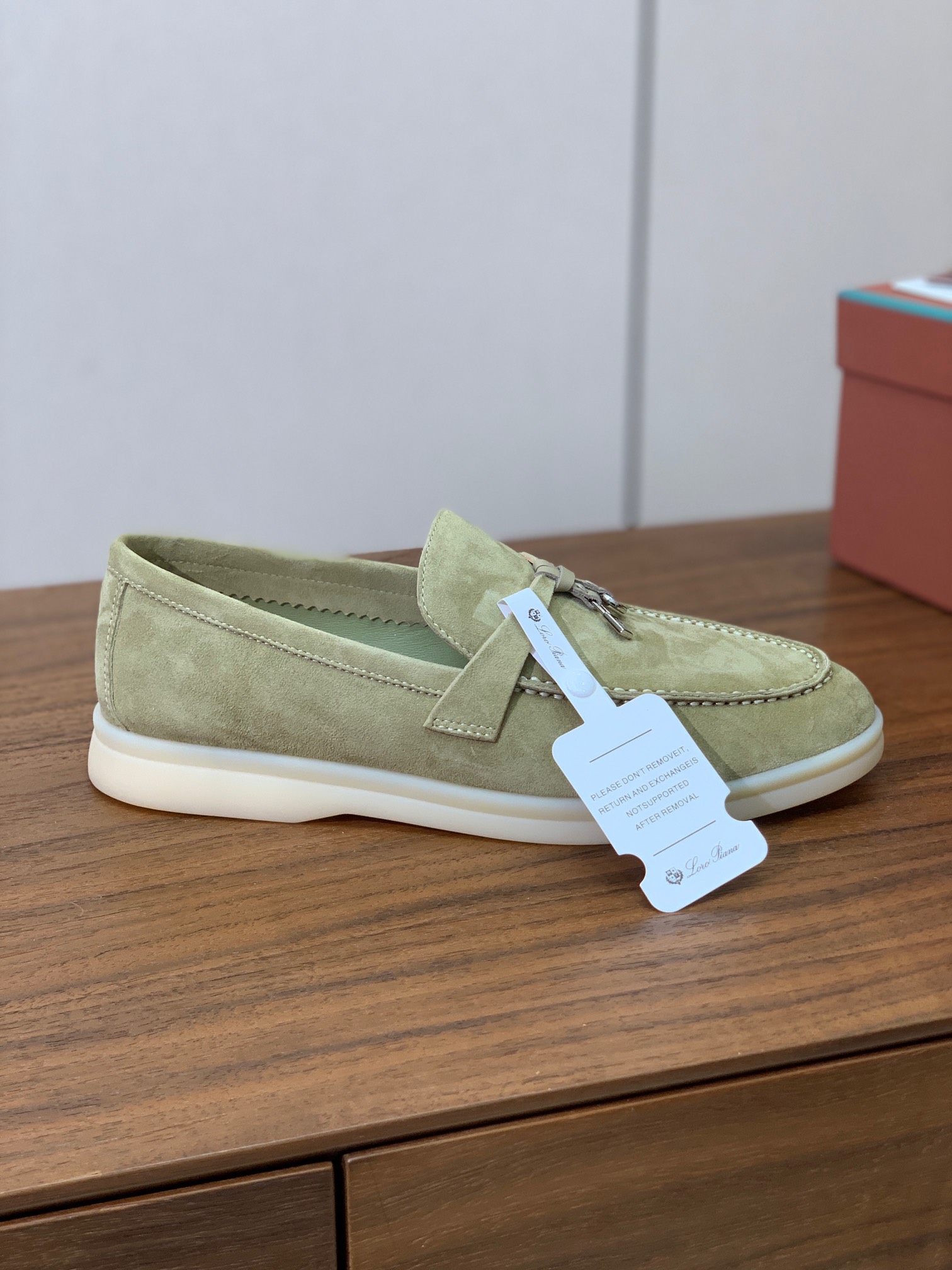 【Loro Piana】乐福鞋。意大利顶级羊绒复古优雅低调奢华。时尚性与皮料实用性同样兼具依然全网最高品