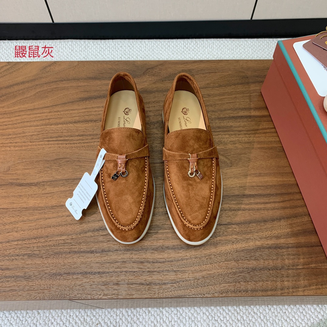 【Loro Piana】乐福鞋。意大利顶级羊绒复古优雅低调奢华。时尚性与皮料实用性同样兼具依然全网最高品