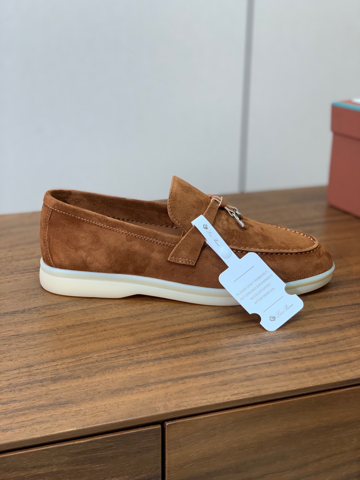 【Loro Piana】乐福鞋。意大利顶级羊绒复古优雅低调奢华。时尚性与皮料实用性同样兼具依然全网最高品