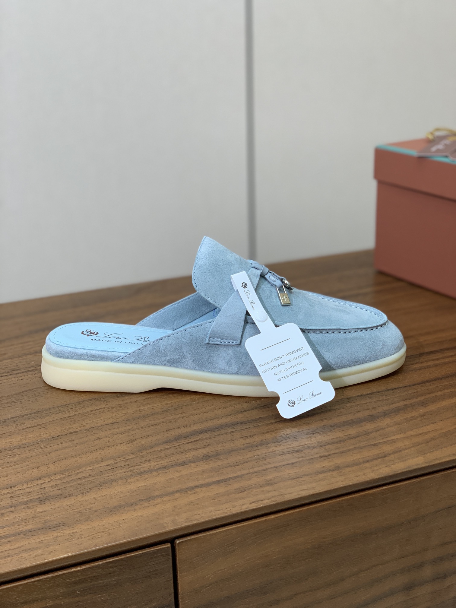 【Loro Piana】包头拖。意大利顶级羊绒复古优雅低调奢华。时尚性与皮料实用性同样兼具依然全网最高品