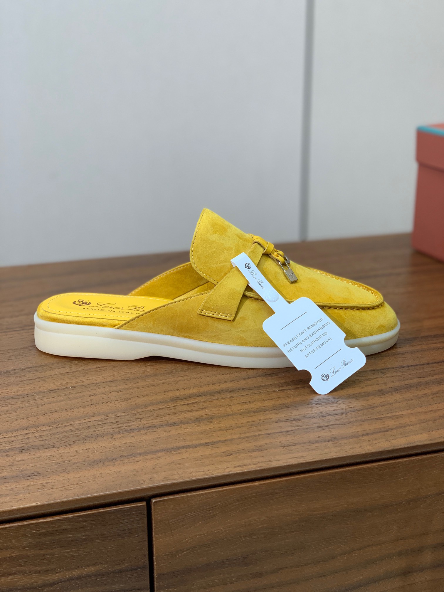 【Loro Piana】包头拖。意大利顶级羊绒复古优雅低调奢华。时尚性与皮料实用性同样兼具依然全网最高品