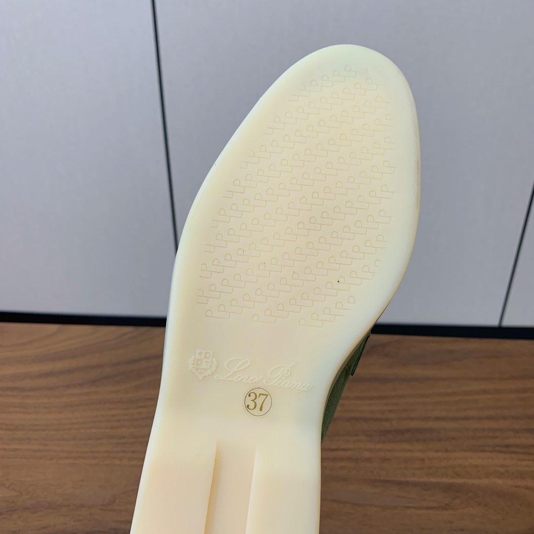 【Loro Piana】包头拖。意大利顶级羊绒复古优雅低调奢华。时尚性与皮料实用性同样兼具依然全网最高品