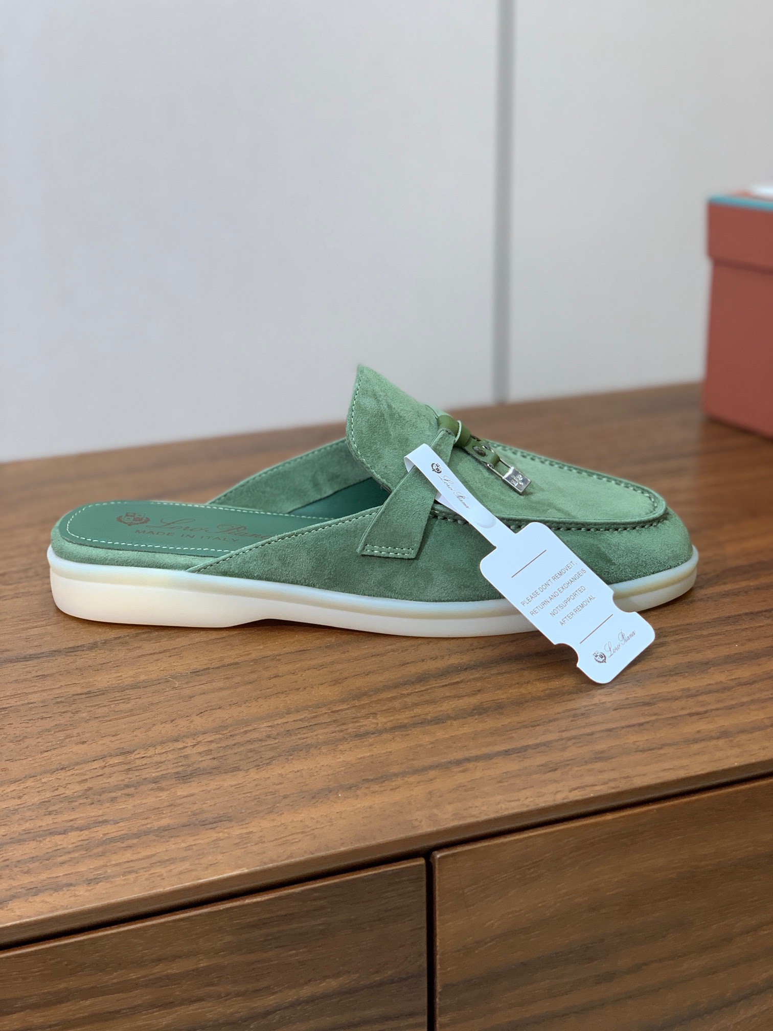 【Loro Piana】包头拖。意大利顶级羊绒复古优雅低调奢华。时尚性与皮料实用性同样兼具依然全网最高品