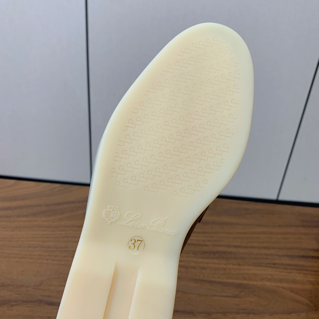 【Loro Piana】包头拖。意大利顶级羊绒复古优雅低调奢华。时尚性与皮料实用性同样兼具依然全网最高品
