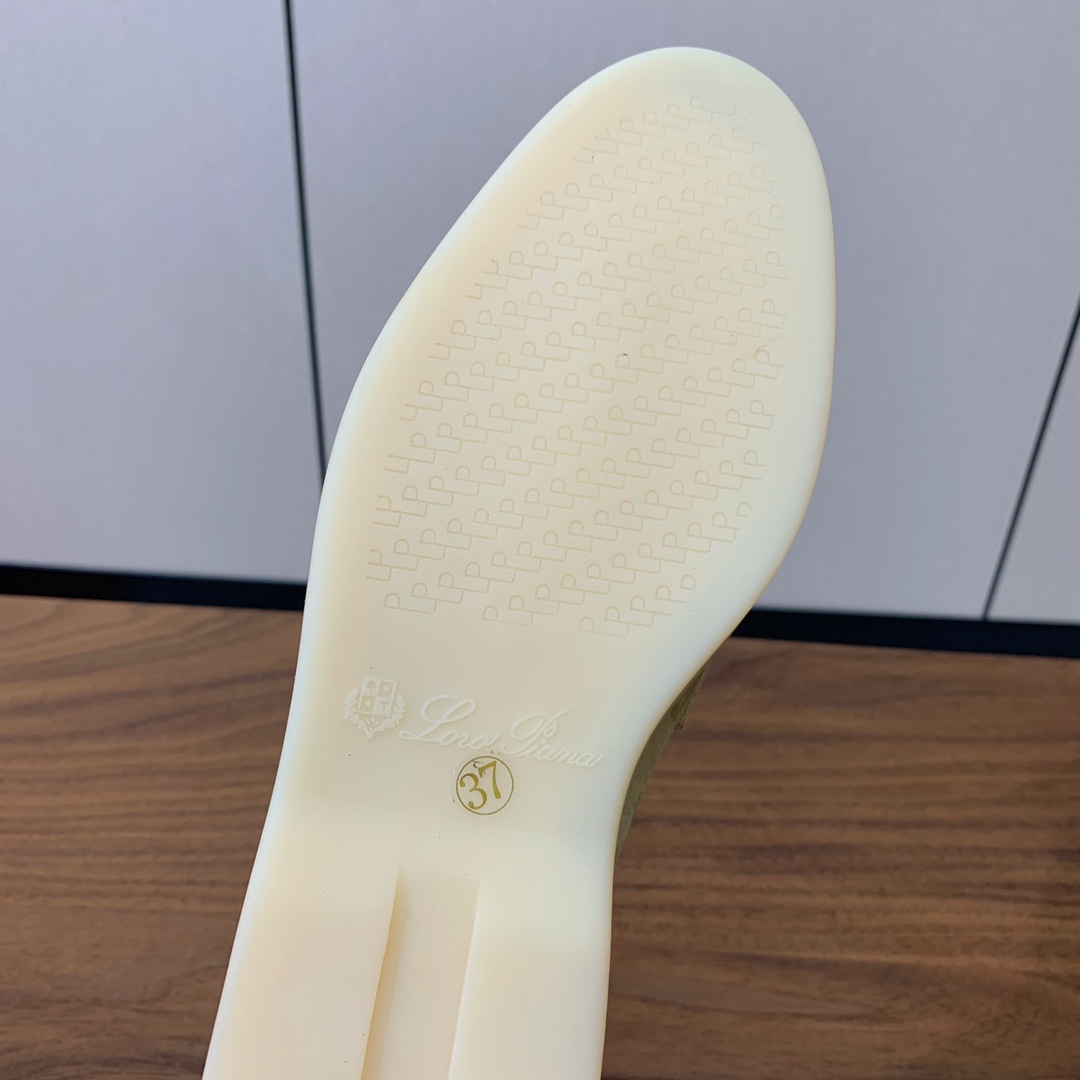 【Loro Piana】包头拖。意大利顶级羊绒复古优雅低调奢华。时尚性与皮料实用性同样兼具依然全网最高品