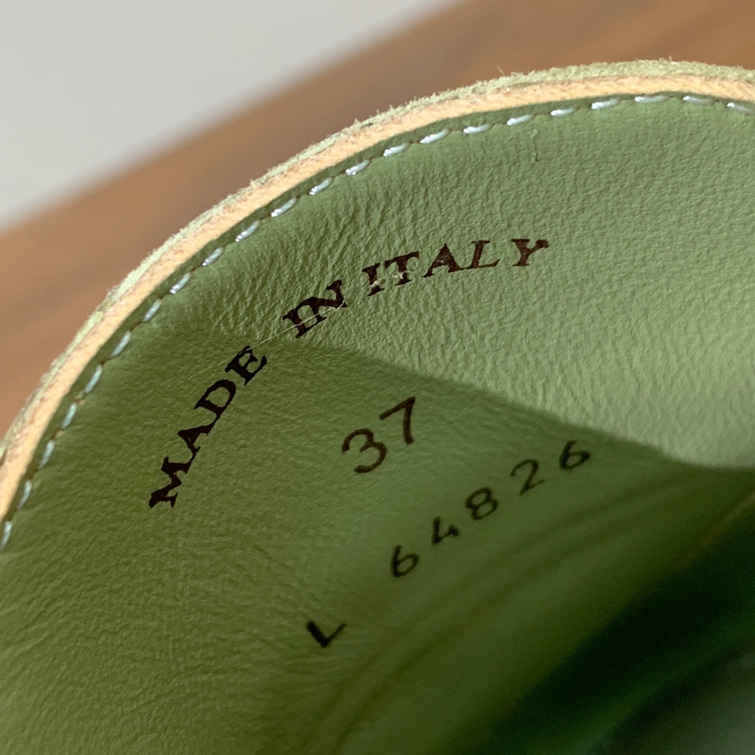 【Loro Piana】包头拖。意大利顶级羊绒复古优雅低调奢华。时尚性与皮料实用性同样兼具依然全网最高品