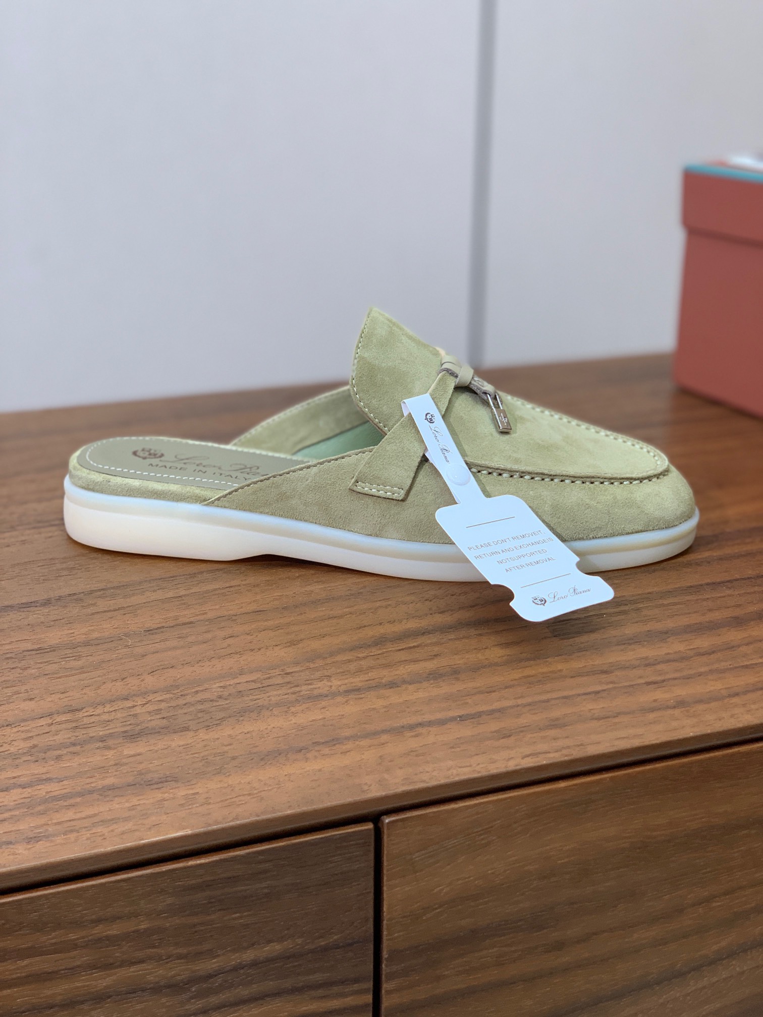 【Loro Piana】包头拖。意大利顶级羊绒复古优雅低调奢华。时尚性与皮料实用性同样兼具依然全网最高品