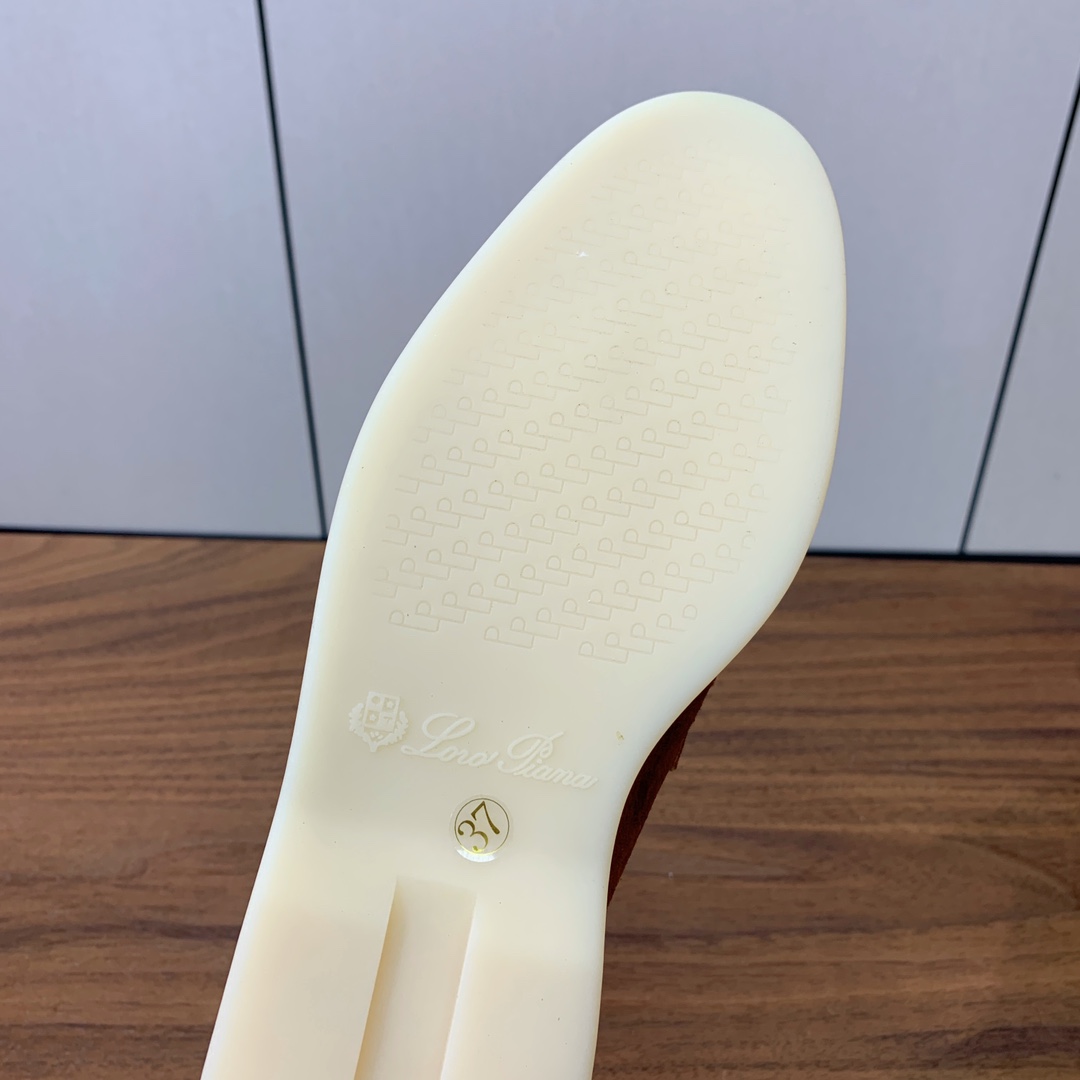 【Loro Piana】锁边包头拖。意大利顶级羊绒复古优雅低调奢华。时尚性与皮料实用性同样兼具依然全网最