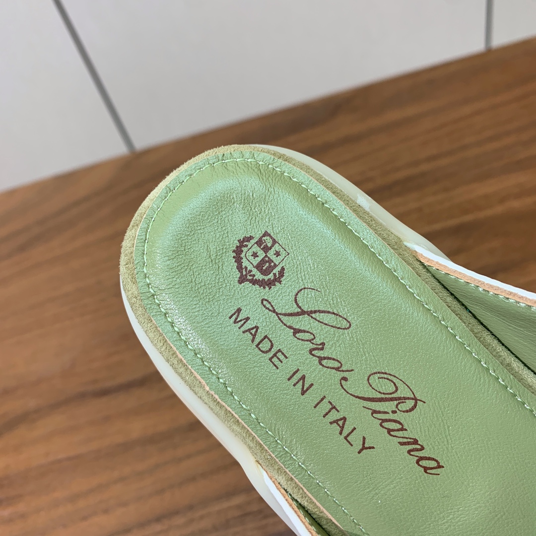 【Loro Piana】锁边包头拖。意大利顶级羊绒复古优雅低调奢华。时尚性与皮料实用性同样兼具依然全网最
