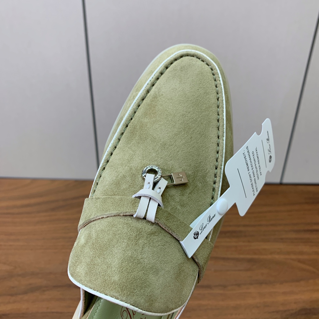 【Loro Piana】锁边包头拖。意大利顶级羊绒复古优雅低调奢华。时尚性与皮料实用性同样兼具依然全网最