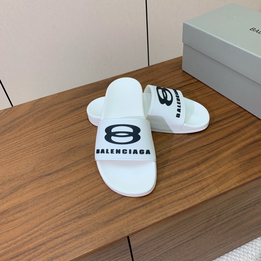 【Balengiacig*】经典拖鞋。一比一私模，突出后跟Logo，鞋底采用传统上乘PU，防滑耐磨，柔软