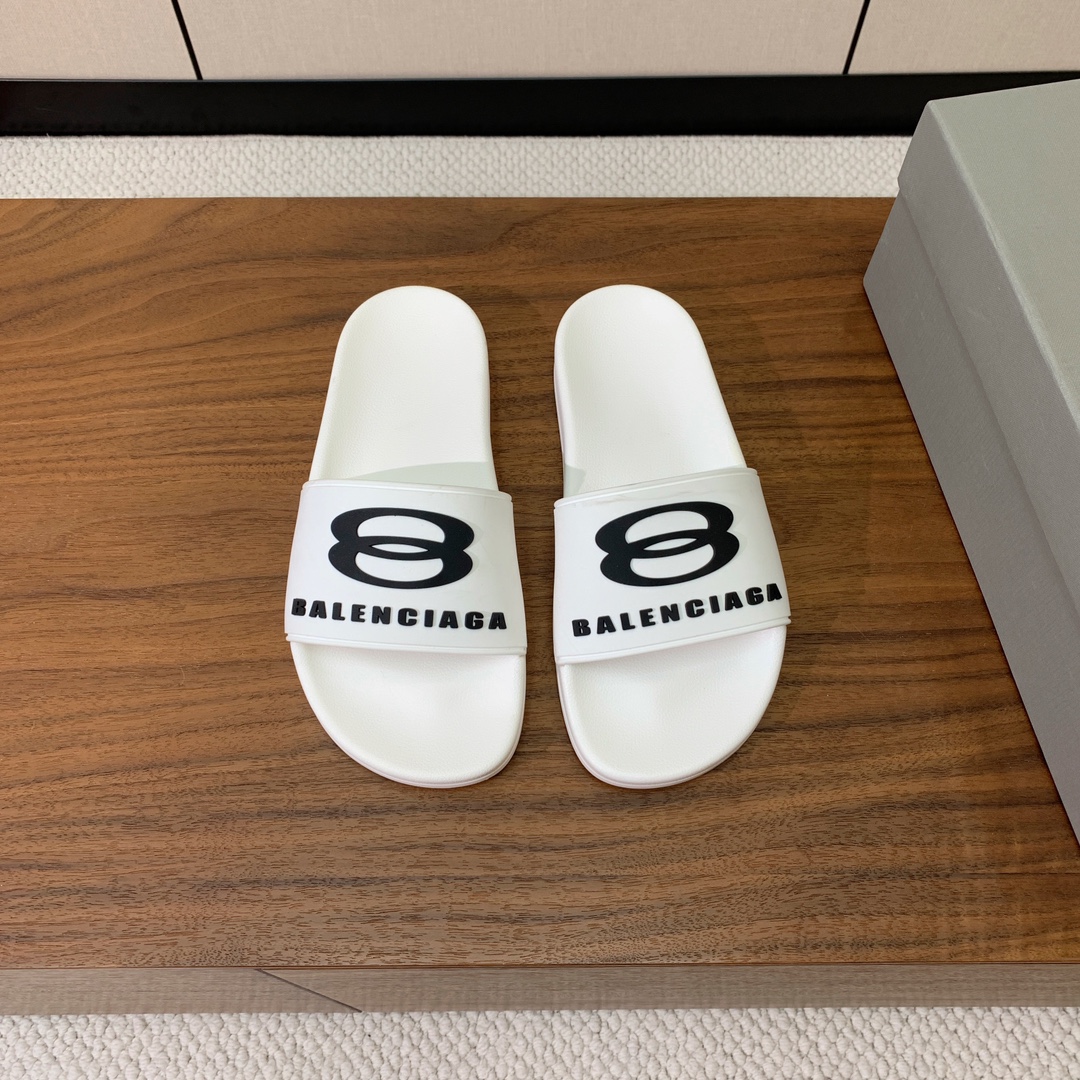 【Balengiacig*】经典拖鞋。一比一私模，突出后跟Logo，鞋底采用传统上乘PU，防滑耐磨，柔软
