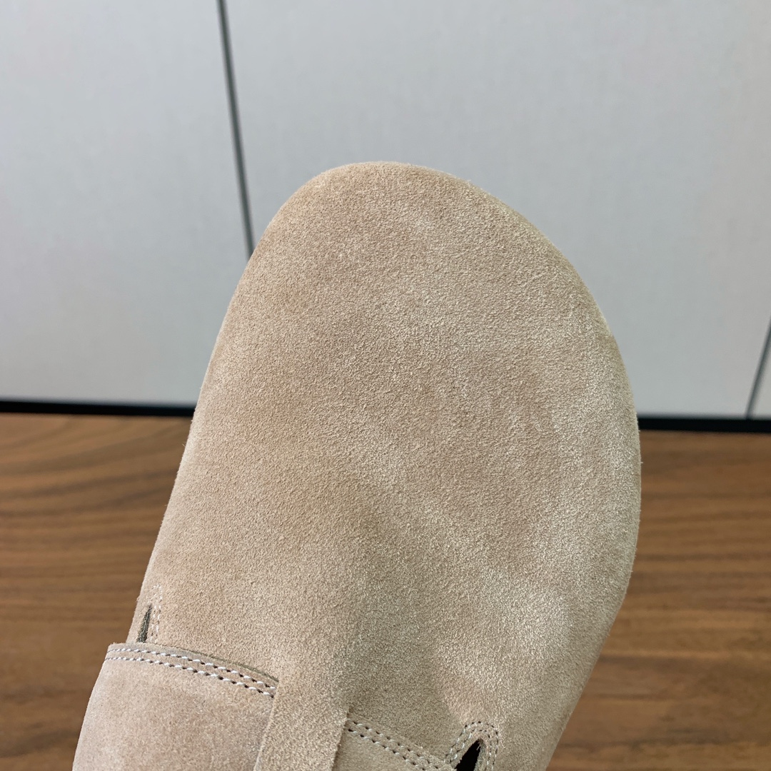 【BRUNELL* CUCINELL*】男款半包拖鞋。材质：进口环保牛绒、橡胶大底。
码数：38-45（